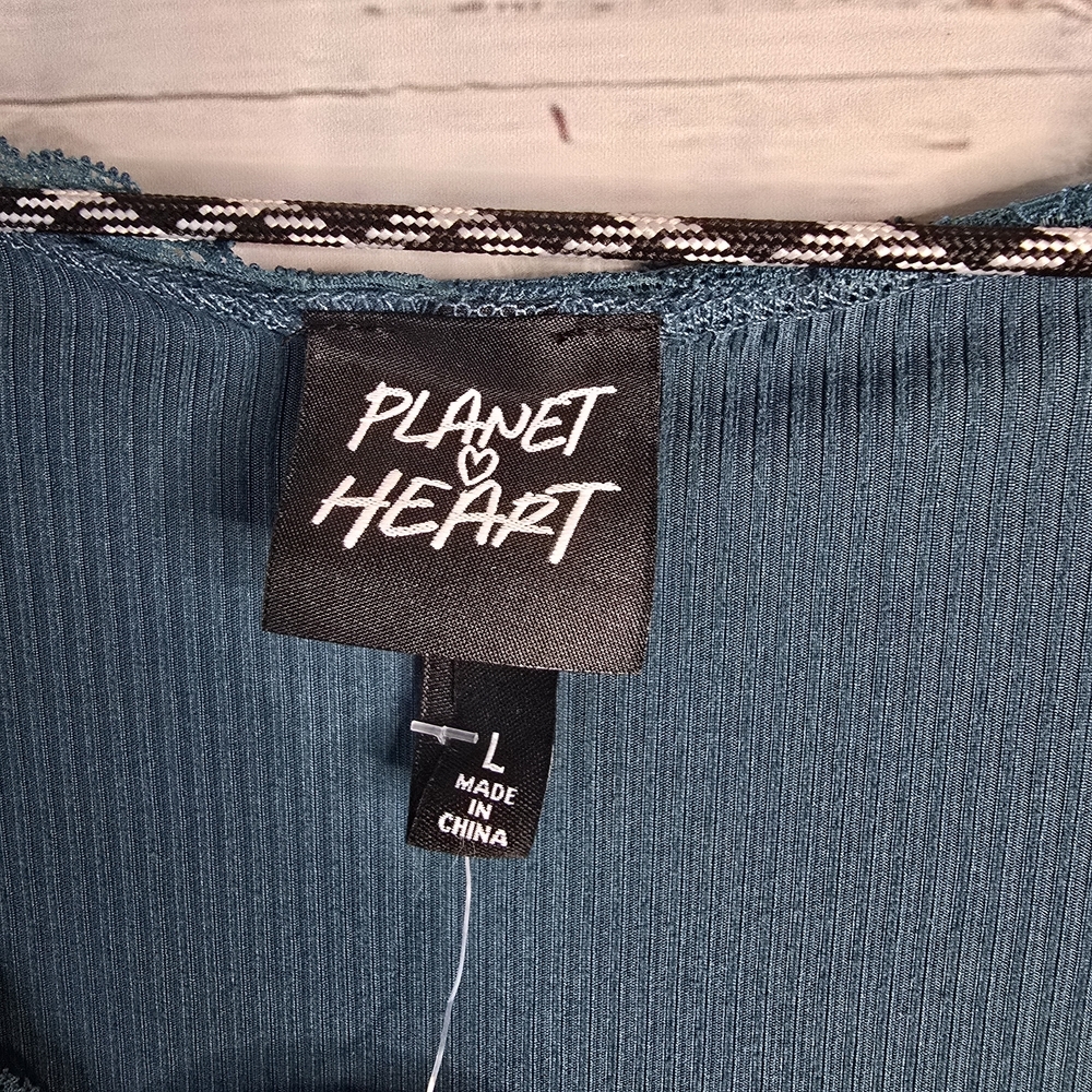 NWT Planet Heart Teal Shortsleeve Lace Detail Causal Vneck Top Womens Size Large - Picture 3 of 5